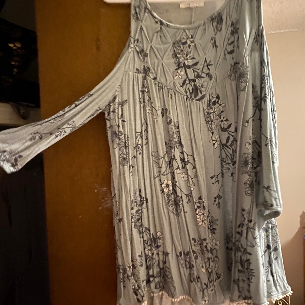 Cold shoulder top
